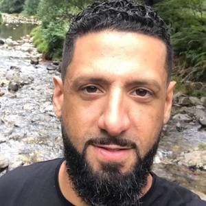 Meet your Posher, Elio